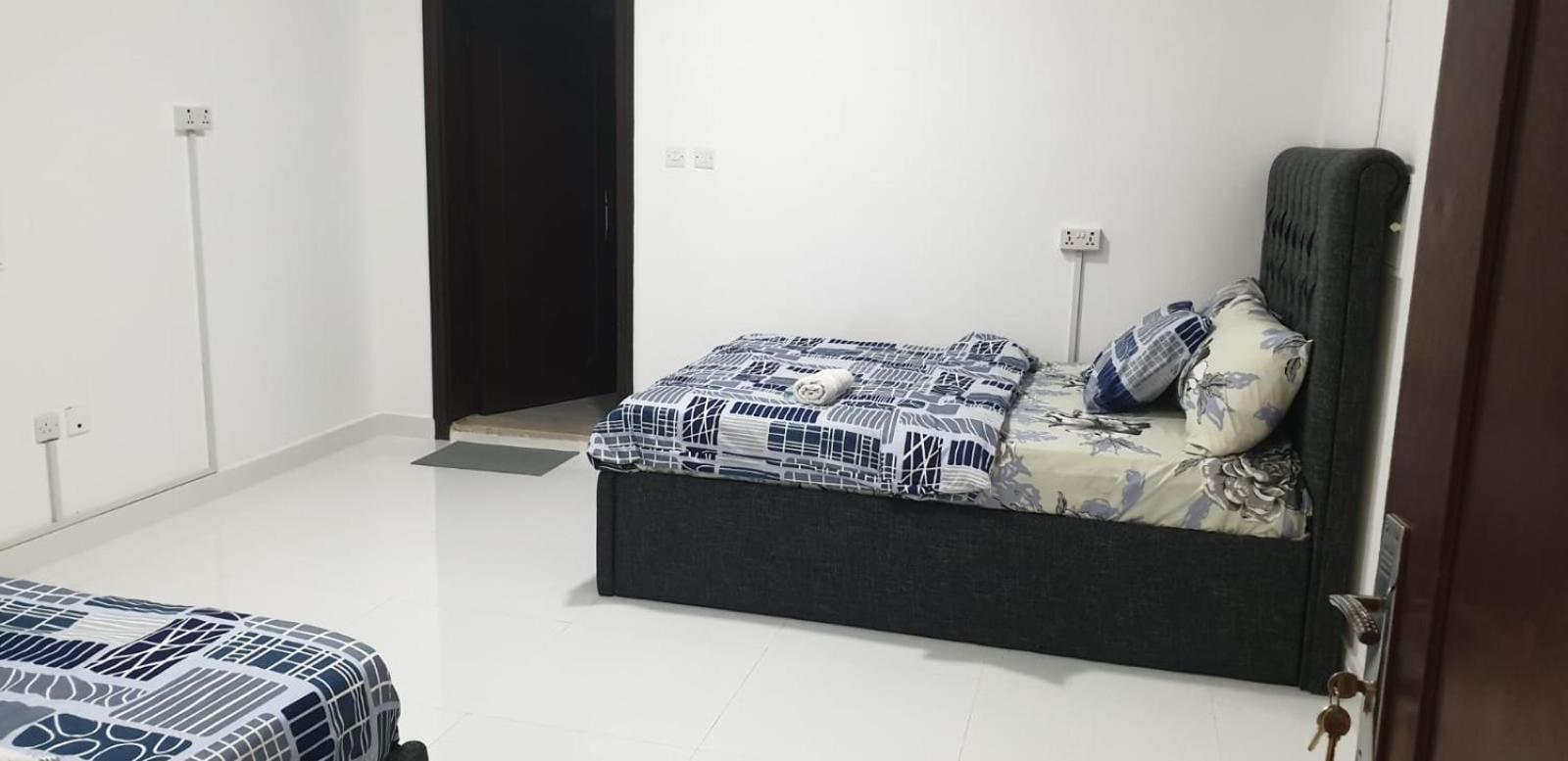Private Couples Attached Bathroom & Free Private Parking Hourly Rates Available * Abu Dhabi