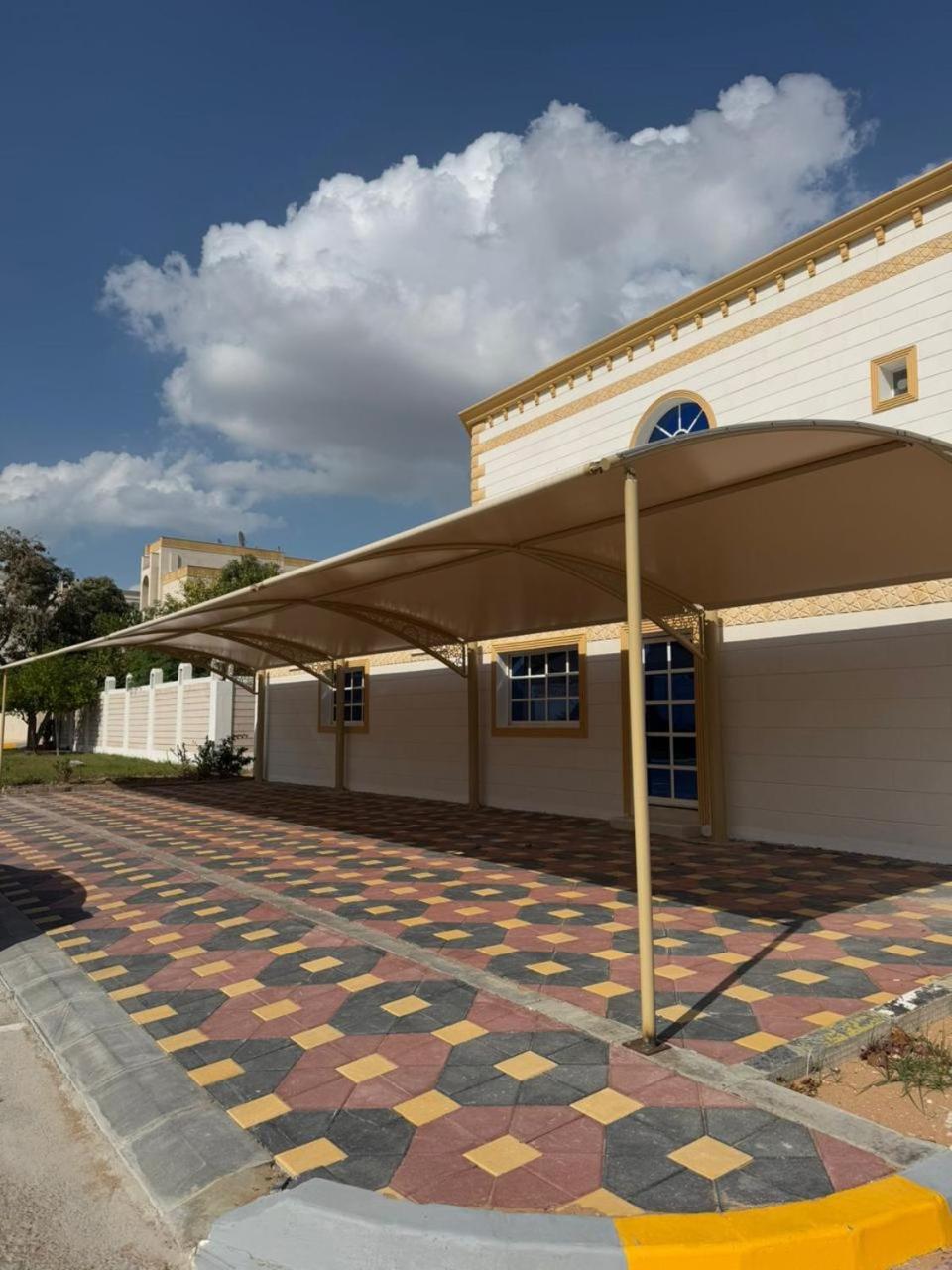 Love hotel Private Couples Attached Bathroom & Free Private Parking Hourly Rates Available Abu Dhabi