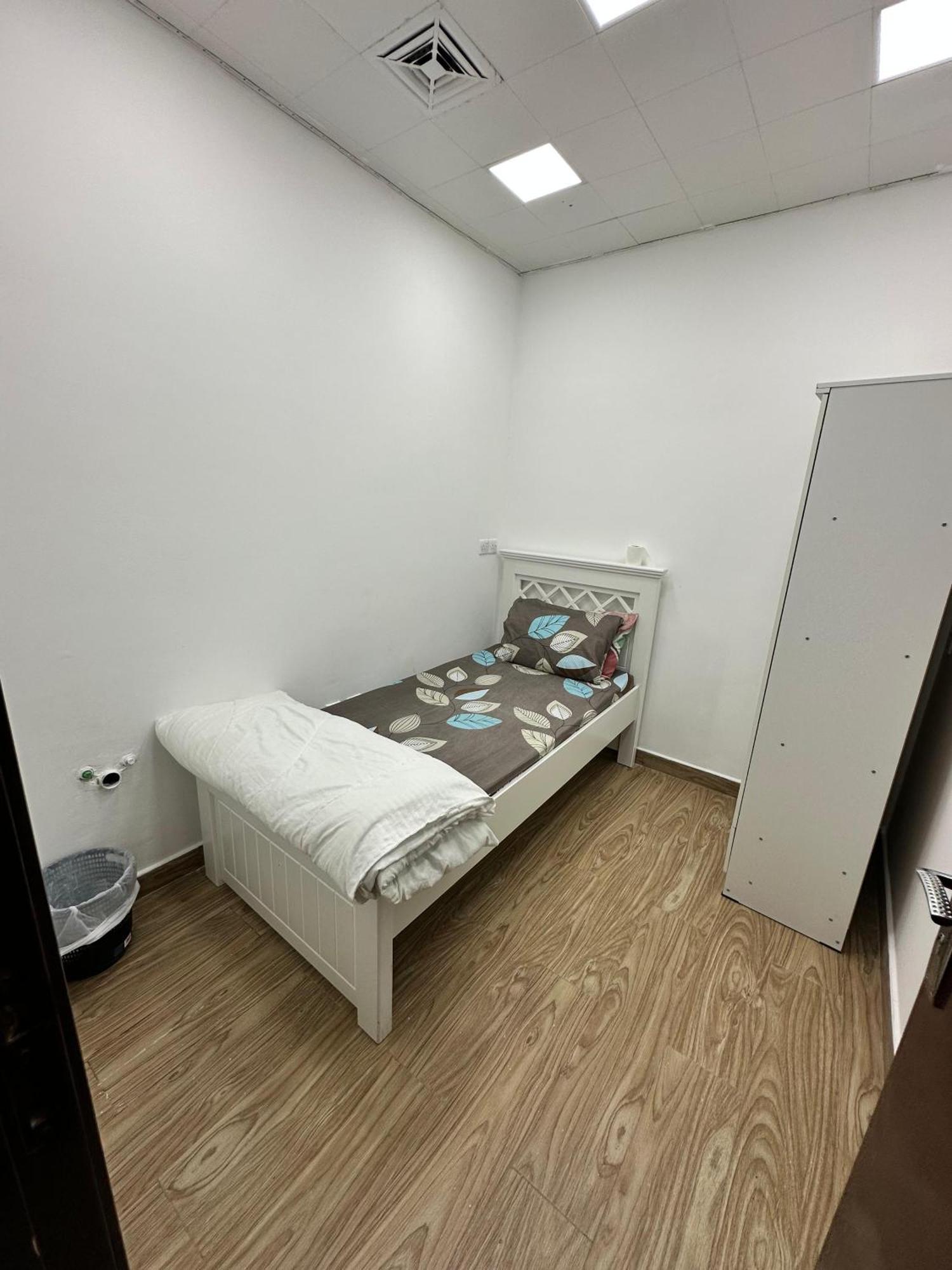 Private Couples Attached Bathroom & Free Private Parking Hourly Rates Available * Abu Dhabi