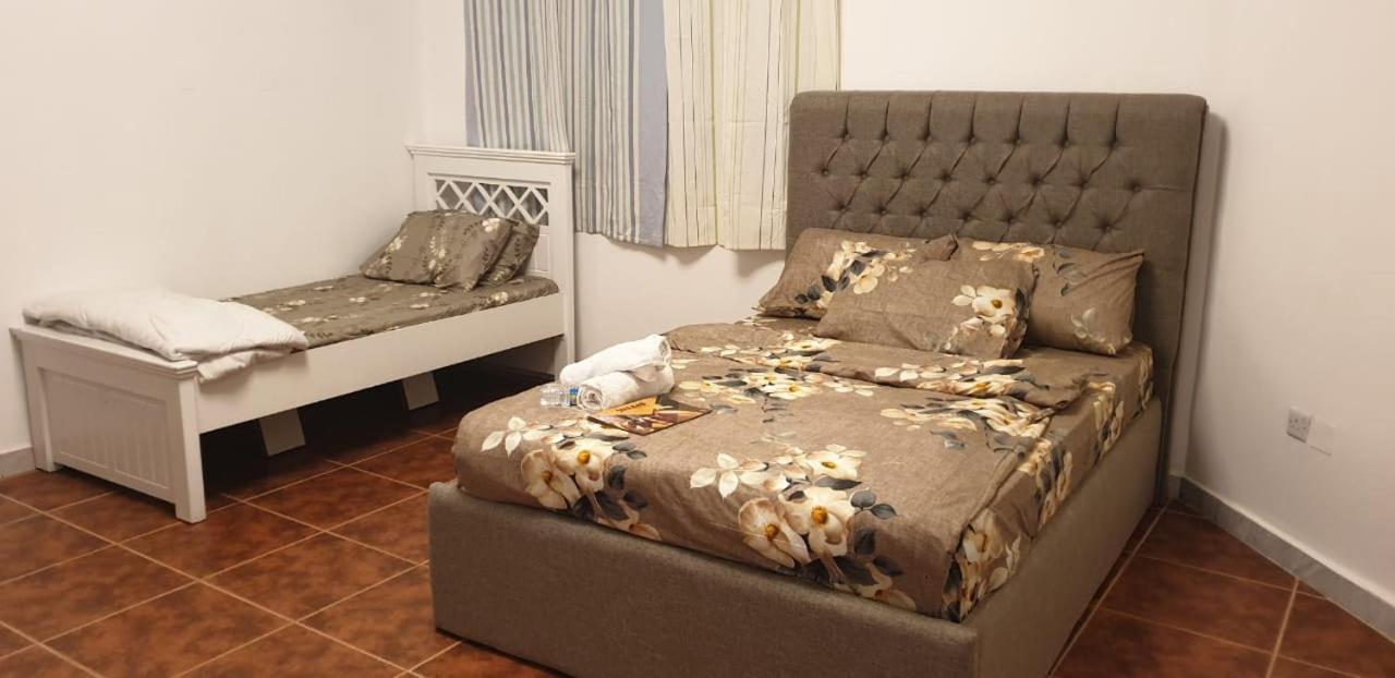 Love hotel Private Couples Attached Bathroom & Free Private Parking Hourly Rates Available Abu Dhabi