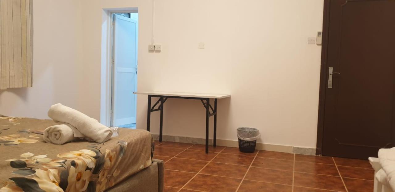 Private Couples Attached Bathroom & Free Private Parking Hourly Rates Available * Abu Dhabi