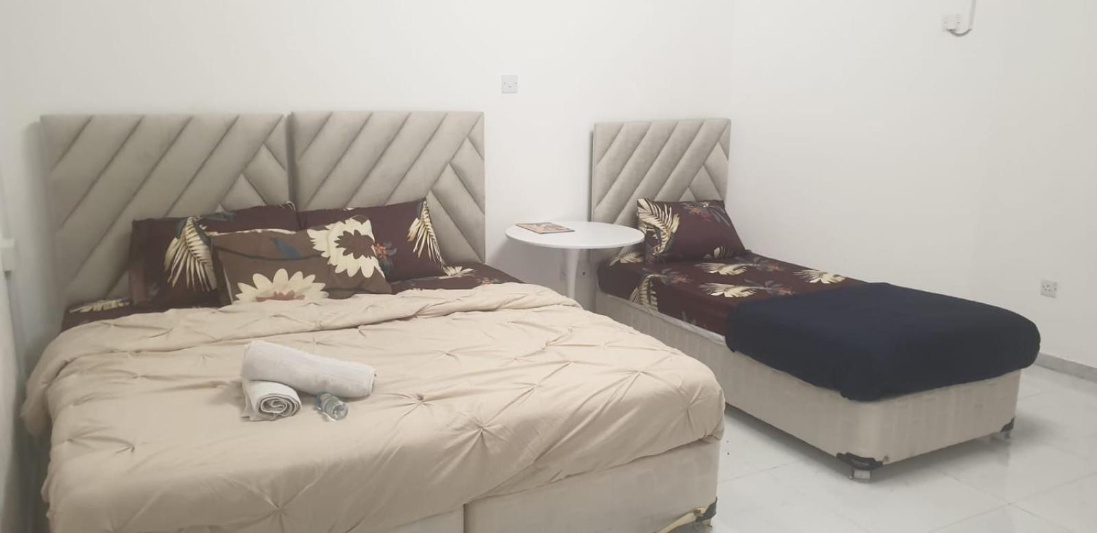 Love hotel Private Couples Attached Bathroom & Free Private Parking Hourly Rates Available Abu Dhabi