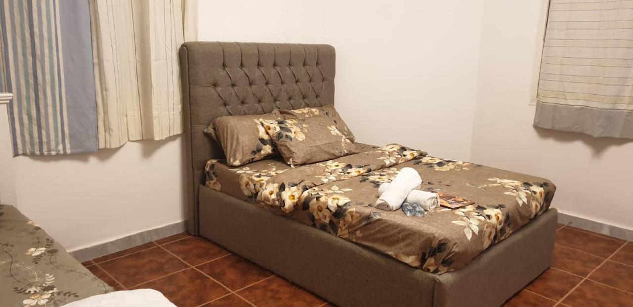 Private Couples Attached Bathroom & Free Private Parking Hourly Rates Available * Abu Dhabi