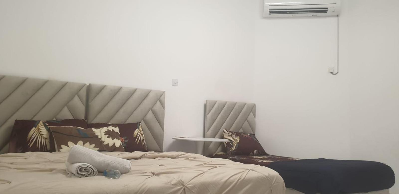 Private Couples Attached Bathroom & Free Private Parking Hourly Rates Available * Abu Dhabi