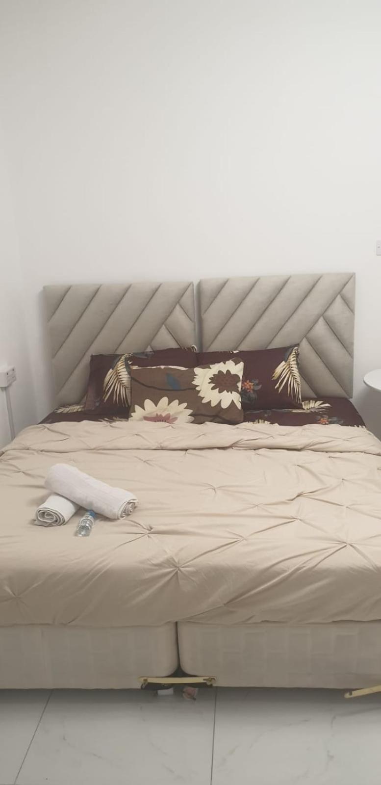 Private Couples Attached Bathroom & Free Private Parking Hourly Rates Available Love hotel Abu Dhabi