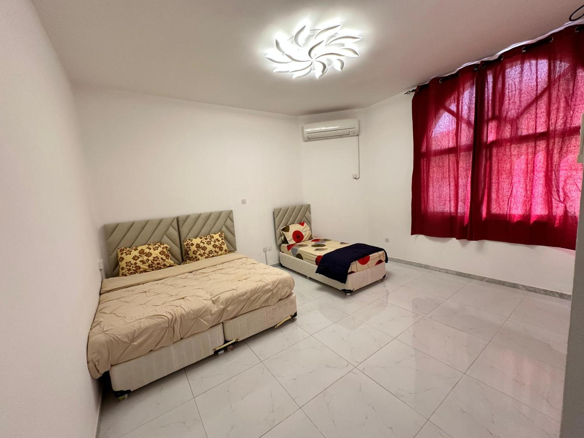 Private Couples Attached Bathroom & Free Private Parking Hourly Rates Available *